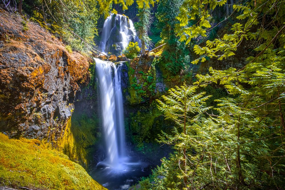 Falls Creek Falls en el Bosque Nacional Gifford Pinchot, Washington