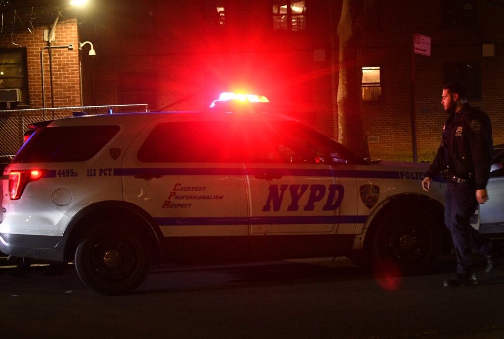 Un adolescente que visitaba Queens desde el país insular de Jamaica fue asesinado a tiros en St. Albans la madrugada del sábado: NYPD – QNS