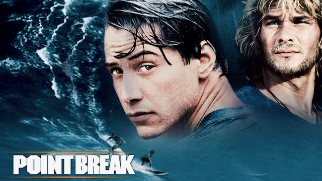 Arte del título de la película de surf Point Break con Johnny Utah (Keanu Reeves) y Buddy (Patrick Swayze).
