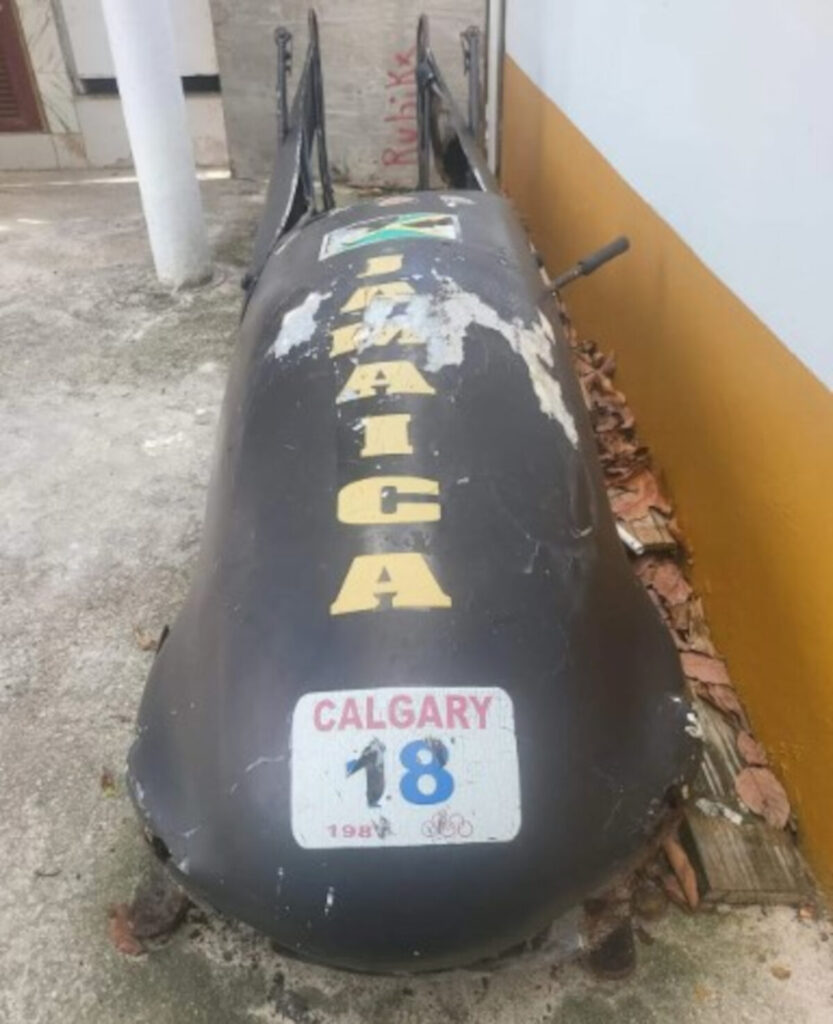 Bert consiguió el trineo de la película de culto Cool Runnings on Holes
