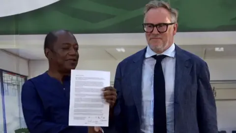 Universidad de Guyana Charlie Gladstone, bisnieto de William Gladstone