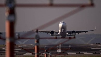 El vuelo con 250 personas a bordo, la mayoría procedentes de la India, aterrizó en Jamaica  Noticias de la India