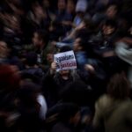 El presidente de Colombia firmó un proyecto de ley para prohibir las corridas de toros en el país sudamericano.