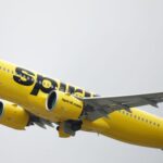 Un pasajero de Spirit Airlines recuerda haber frenado para un aterrizaje de emergencia en el agua.