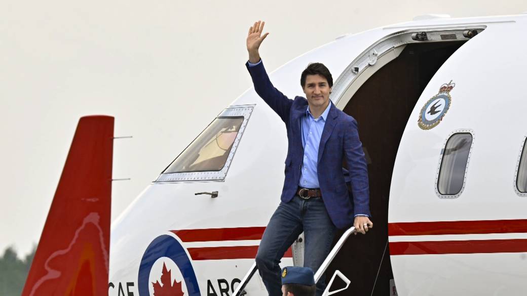 Haga clic para reproducir el vídeo: 'El avión de Trudeau se estrella durante unas vacaciones familiares en Jamaica'