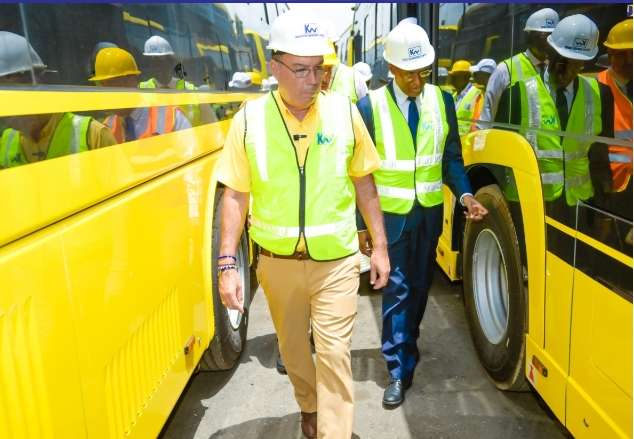 No sólo cocinar con gas: Jamaica recibirá 100 autobuses más a gas natural comprimido.