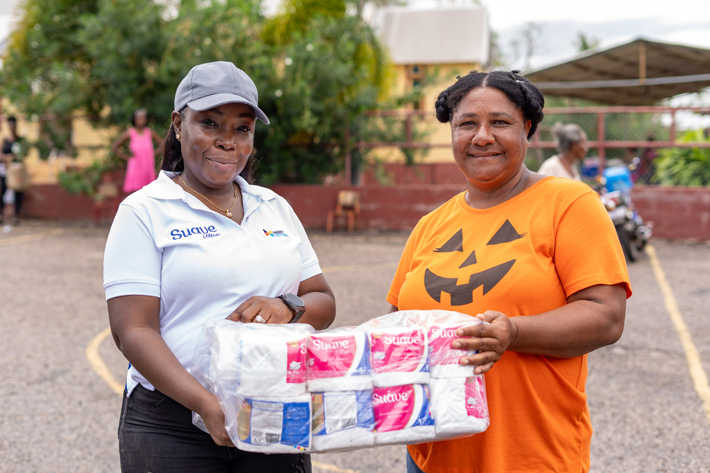 Massey brinda ayuda muy necesaria a St. Elizabeth después del huracán Barrel.
