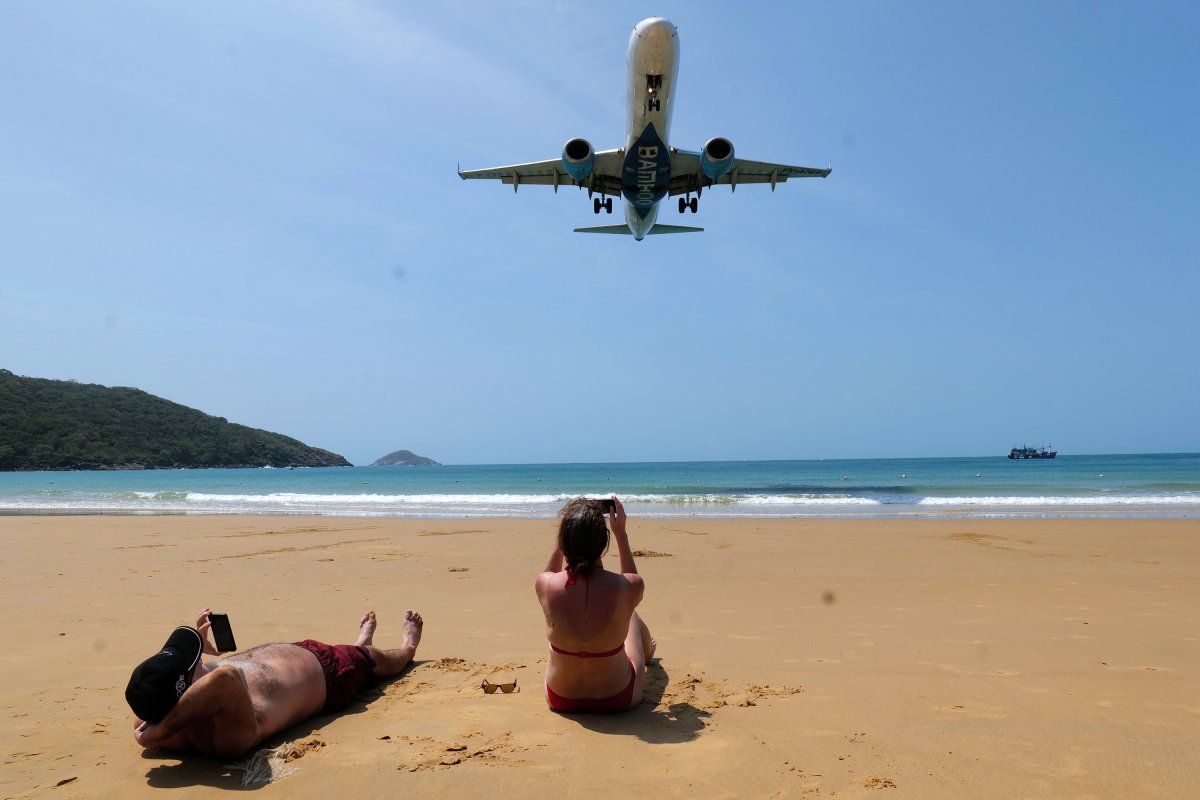 Gente en la playa en Vietnam