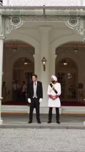 RAFFLES Hotels and Resorts presenta una nueva campaña de marca global que celebra su servicio de mayordomo de renombre mundial
