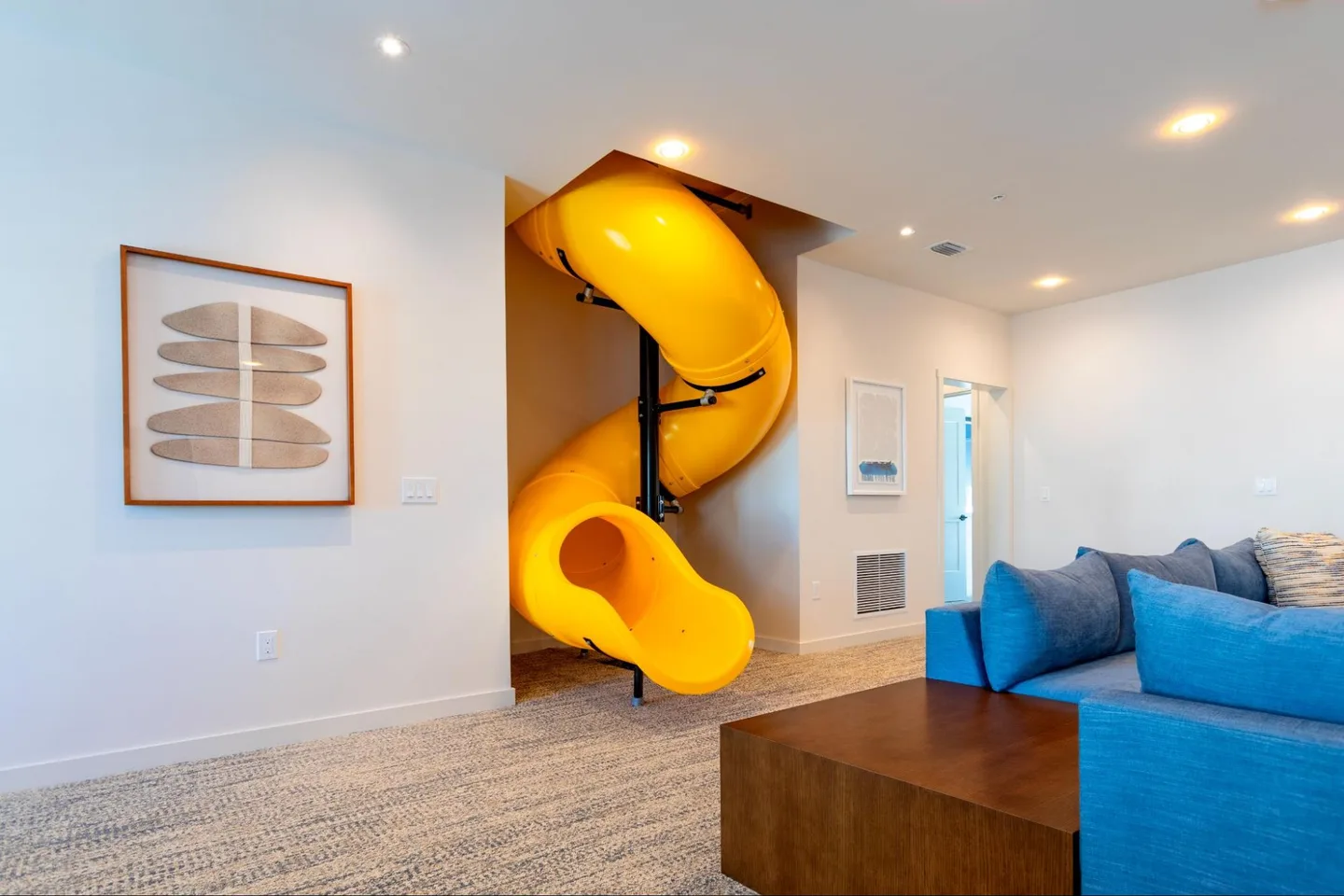 Una de las casas de 11 dormitorios de Evermore incluye un tobogán interior. (Foto cortesía de Evermore Orlando Resort)