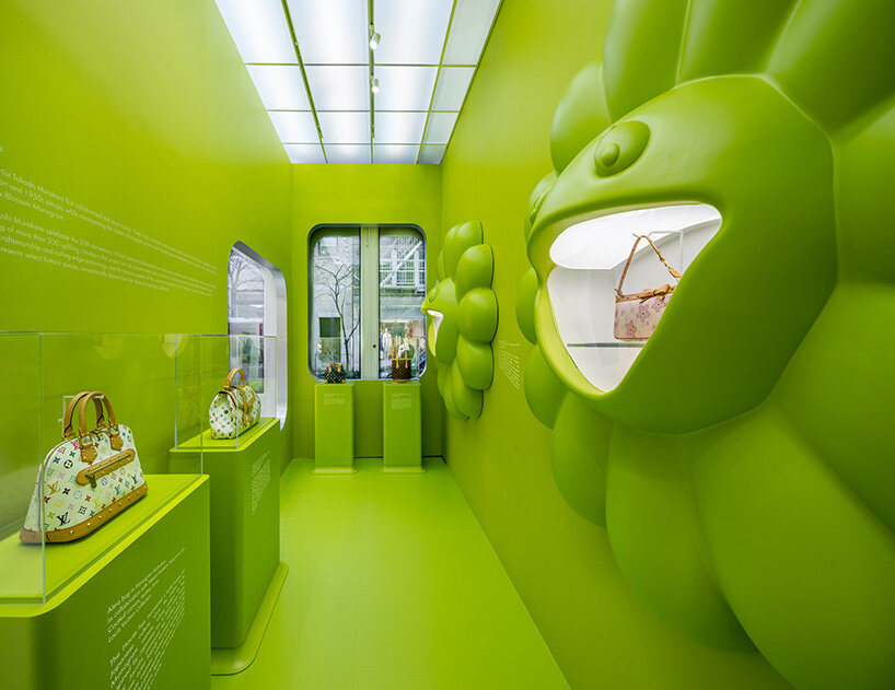 Una ventana emergente de Louis Vuitton NYC celebra la colección Murakami con ecos de los hoteles cápsula de Tokio