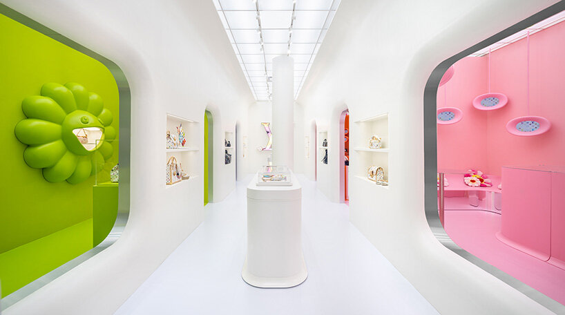 Louis Vuitton celebra la colección Murakami con una ventana emergente en Nueva York que recuerda a los hoteles cápsula de Tokio