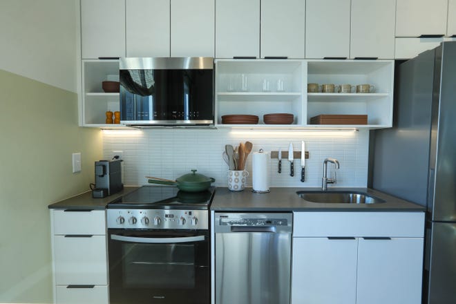 Espacio de cocina dentro de 1 dormitorio en Ann Swanna.