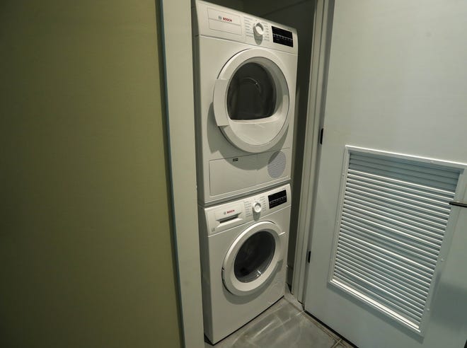 Cada habitación en Ann Swanna incluye una lavadora y secadora.
