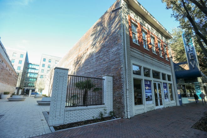 Ann Swanna se encuentra en el futuro espacio comercial y el gris en Ann Street.