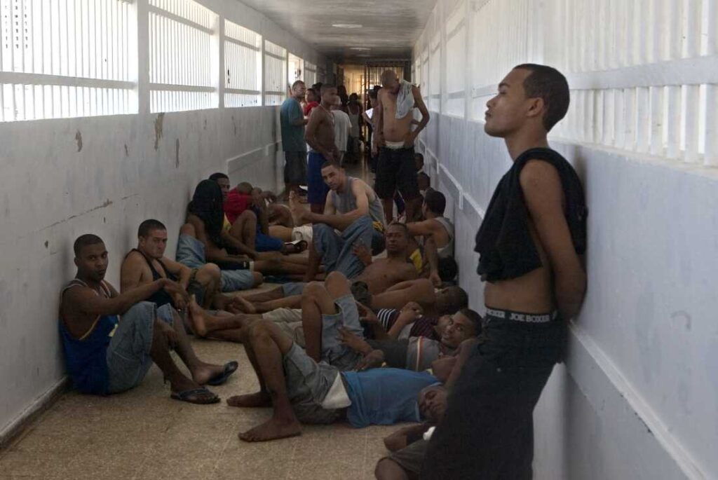 Los funcionarios dominicanos no enfrentaron ningún cargo en las prisiones abarrotadas: NPR