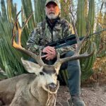 El multimillonario estadounidense Big Game Hunter fue asesinado por un búfalo.
