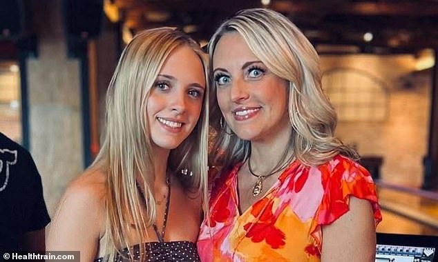 La compañía dijo que estaba en contacto con su hija adolescente, Sawana y su ex esposa, Courtney