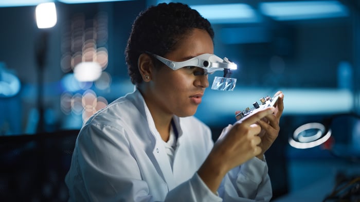 ¿Puede una inversión de $ 10,000 en NVIDIA hacerle una hoja de mil millones?