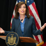 No hay sombrero en el solicitante: el programa gratuito de Colegios Comunitarios de Nueva York para adultos atrae a miles
