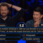‘Daily Show’ Checker Kimos en ‘Who Wants to Billion Leaf’
