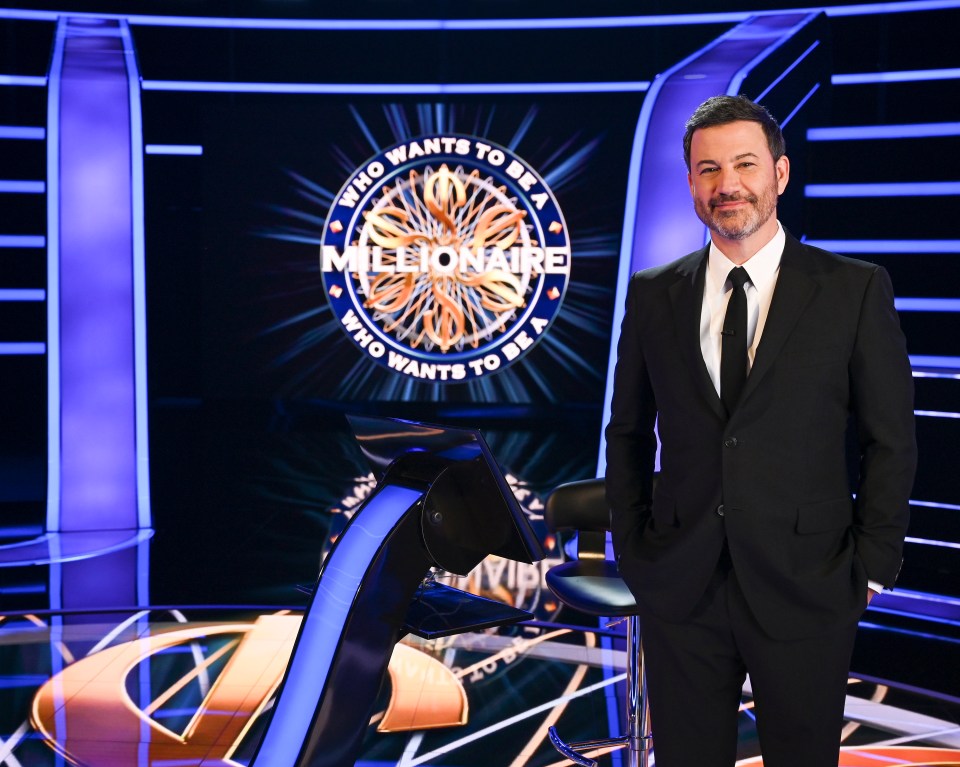 Jamie Kamel en el set ¿Quién quiere ser una hoja de mil millones?