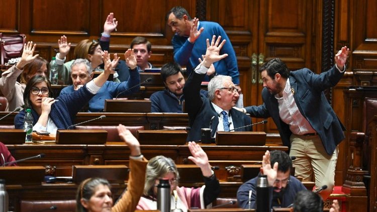 Los obispos de Uruguay responden al proyecto de ley inicial que aprueba a Khwaja Sara