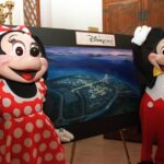 Fotos en: Cuando Disneyland abrió en Hong Kong – Primer Parque en el Gran China