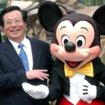 Este día | Hong Kong da la bienvenida a Mickey Mouse cuando la ciudad se abre en 2005 Disneyland – de SCMP Archives