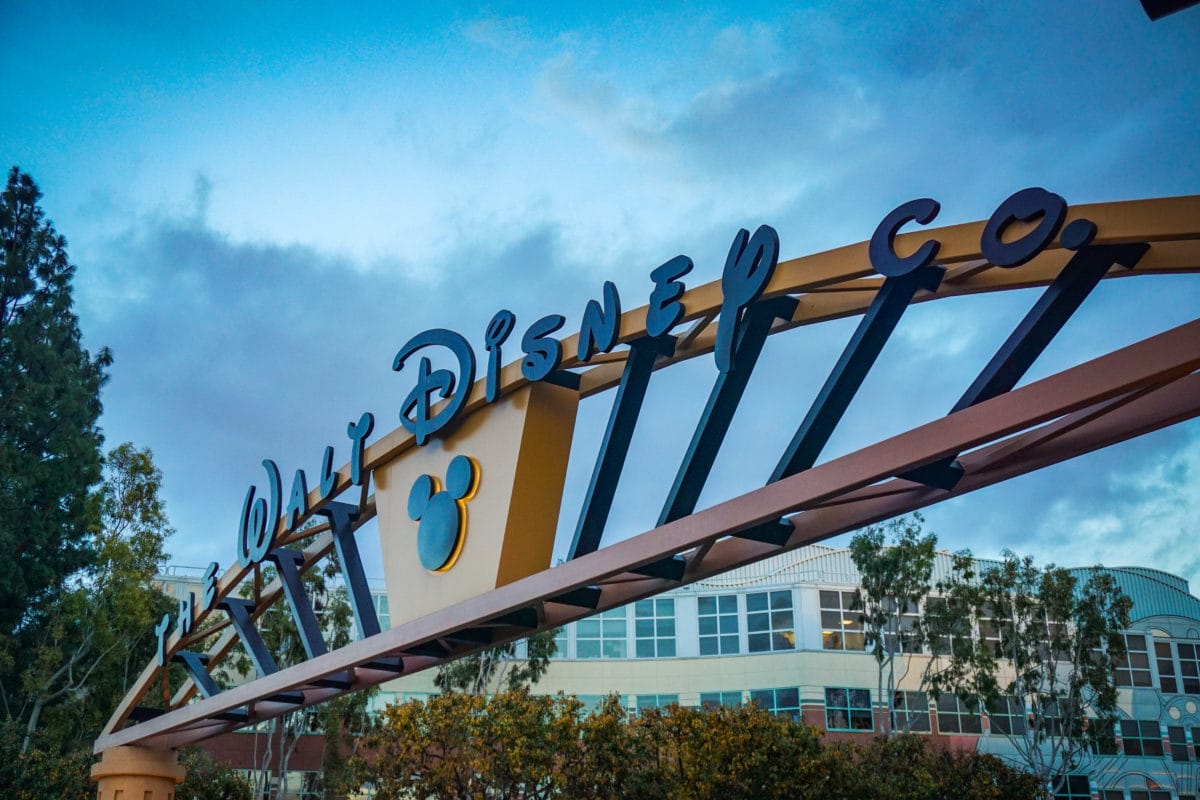 Archwear interior de Walt Disney Company con logotipo de Mickey Mouse, como Disney Holidays, Make Heads