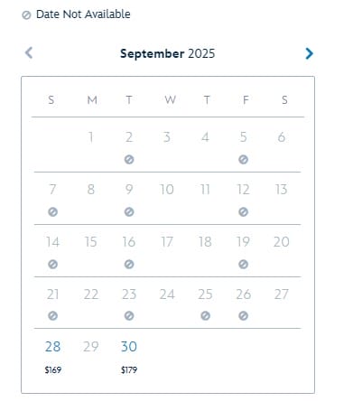 Septiembre de 2025 Calendario para la fiesta de Halloween tan aterrador de Mickey: solo 28 (9 169) y 30 (9 179) disponibles.