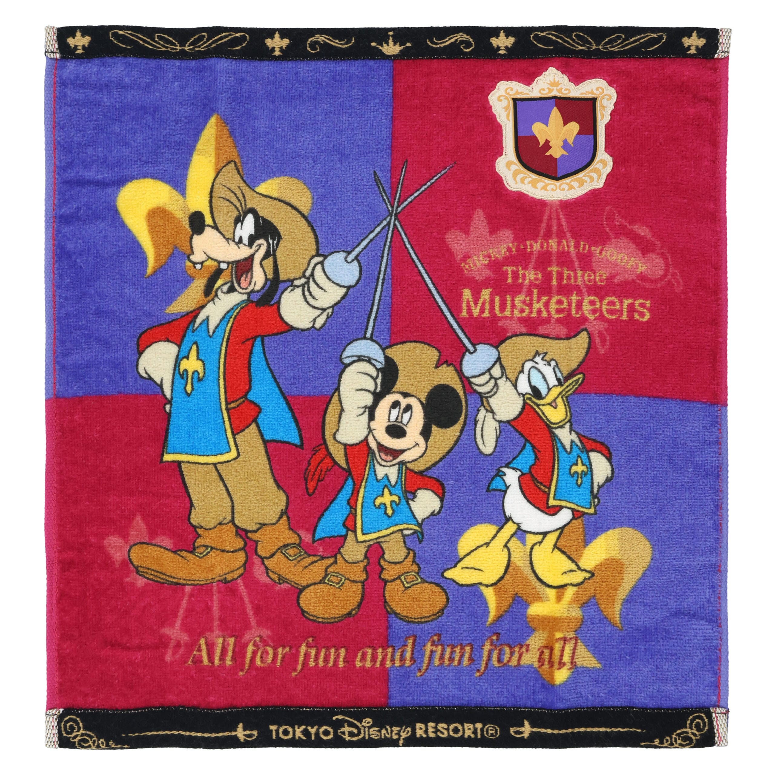 Mickey, estúpido y Donald llevaban la ropa de los músculos de la toalla colorida 