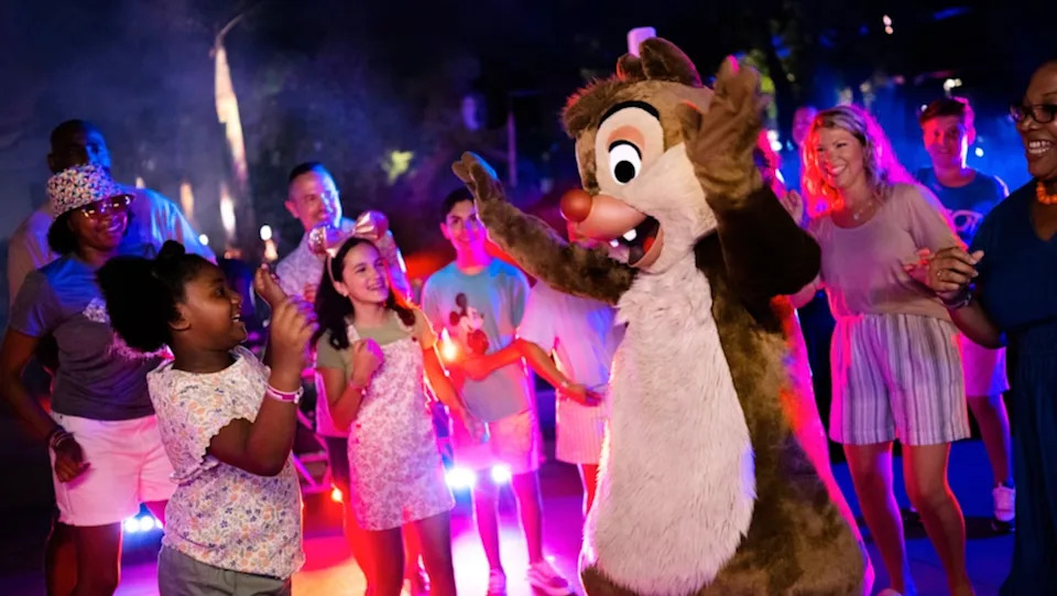 Detalles del entretenimiento nocturno de Disney Channel