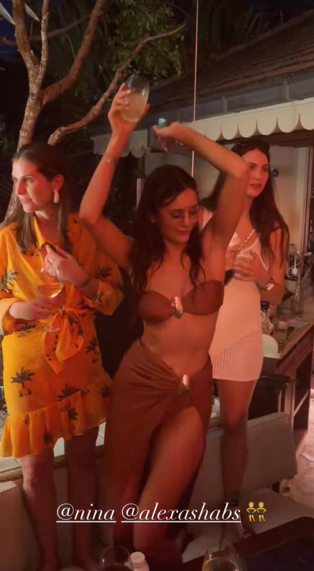 Kaleigh Taylor comparte una foto de vacaciones con Glenn Powell, Michelle Randolph y más