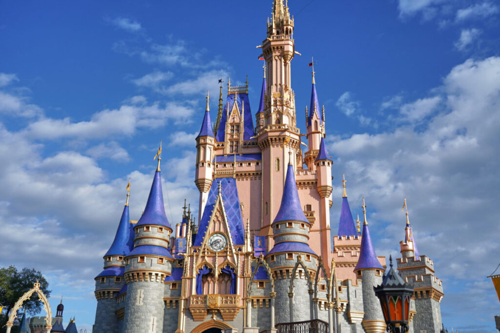El lanzamiento del calendario completo de Disney World 2026 no menciona la adición de la pintura del Castillo de Cenicienta o el Carrusel del Progreso de Walt Disney.