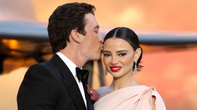 La esposa de Miles Taylor, Kayleigh, deja las cosas claras sobre el ahora viral anillo de ópalo de Taylor Swift