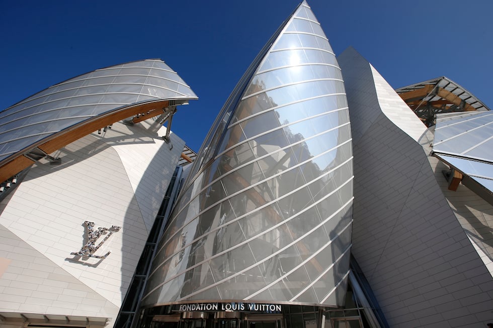 ARCHIVO - El edificio de la Fundación Louis Vuitton diseñado por el arquitecto estadounidense Frank Gehry...
