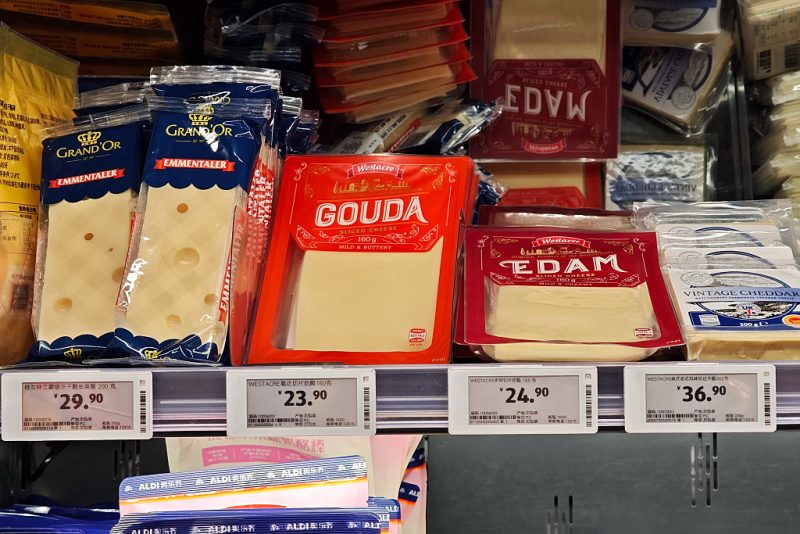 Exclusiva: China impone aranceles de hasta el 11,7% a los productos lácteos de la UE