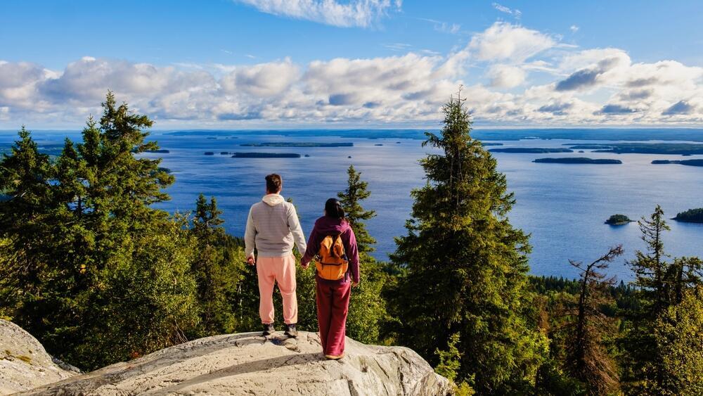 El país más feliz del mundo ofrece unas vacaciones gratis: haz la maleta.