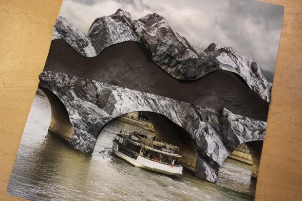 Un montaje fotográfico muestra el proyecto del artista francés JR llamado Pont Neuf Cave en su estudio en París, Francia, el martes 17 de febrero de 2026.