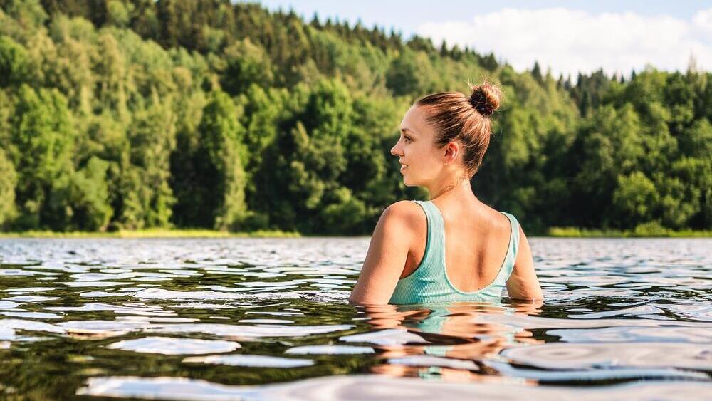 Un lago en Finlandia en verano (Foto: Taro Vesalin/Shutterstock) Lago finlandés en un agradable día de verano