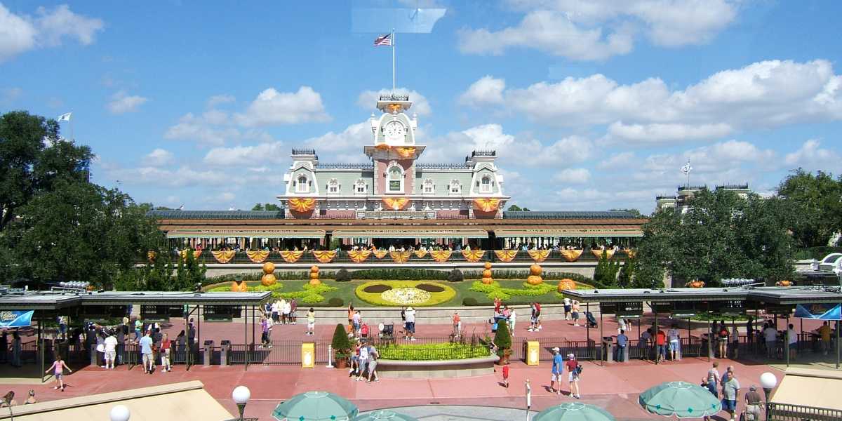 Entrada al Magic Kingdom de Disney World Resort. Conoce y saluda a los personajes de Disney World Early Entry.