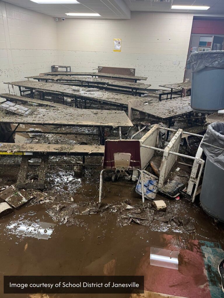 Limpieza tras semanas de tormentas, 14 tornados e inundaciones generalizadas en Wisconsin