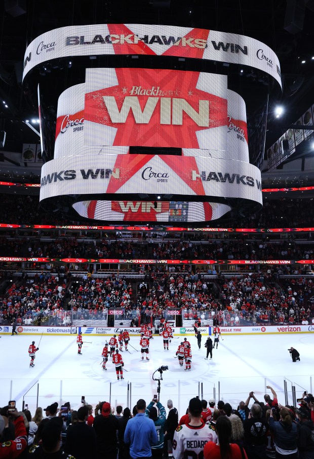 Chicago Blackhawks 5, San Jose Sharks 2 en el final de temporada