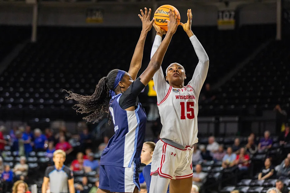 Leyendas de Wisconsin SoCon POY Caia Elisaldez; Kyrah Daniels se retiró del portal