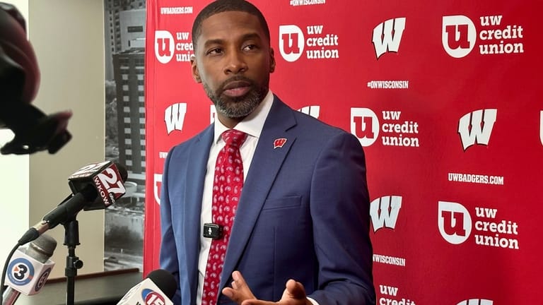 El AD interino de Wisconsin, Marcus Sidberry, no está seguro de cuánto tiempo mantendrá ese honor.