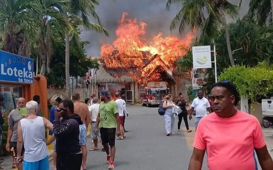 Un incendio mortal arrasa un complejo de lujo en el Caribe